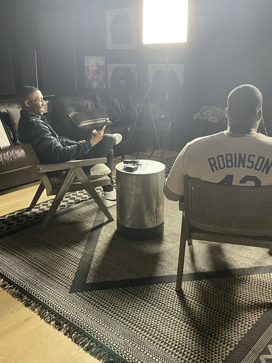 ufrpod's tweet photo. They might not be stadium lights, but they still give us that game-time feeling. #underfurtherreview https://t.co/wg0r6szxnz