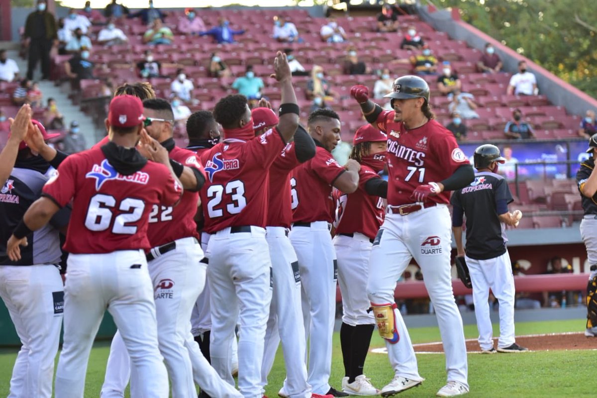 JuniorMatrille's tweet photo. No hay dinero que pueda comprar la dignidad de esta familia, menos la intención de ser campeones de este equipo, tenemos la mejor adm de la historia y mañana lo vamos a demostrar! Fe en  Dios y confianza en la familia que han ganado los tres títulos deportivos de SFM Rizek https://t.co/TQpUd8urT6