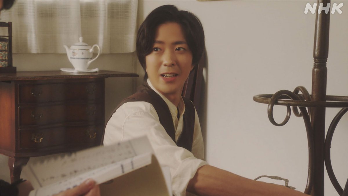 朝ドラ おちょやん ワンサの管理にケンカの仲裁 すいませーん と謝ったり お茶をいれたり 小暮さん 助監督のお仕事ってたいへんですね 若葉竜也 朝ドラ おちょやん