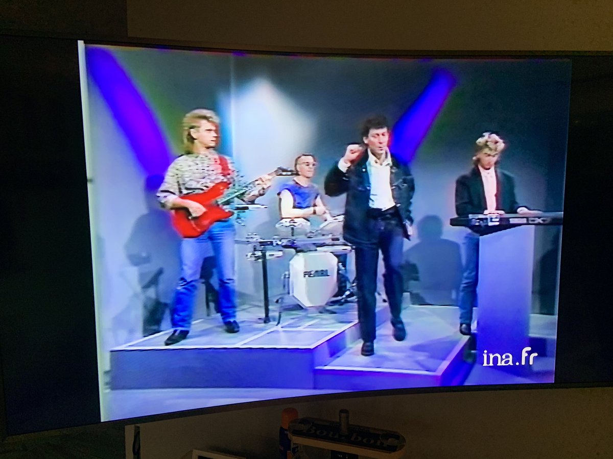 TitLu15's tweet photo. @FF_Feldman Je mets YouTube hits of the 80’s et voilà le clip qui apparaît! Dois-je préciser que je suis aux USA! Bravo Mr Feldman! 🎉 https://t.co/UcMVYy6qbS