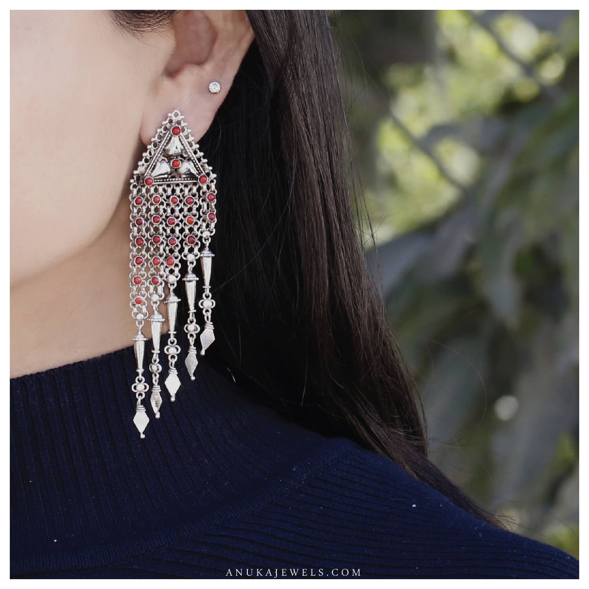 Five line chain style coral earring.
Make a call now : 7300044750
OR
Shop at anukajewels.com/five-line-chai…
#Jewellery #Statementlinks #Chaincollection #Beauty #Silver #Style #Silverearrings #Anuka #Gemstones #Gold #Online #Shop #Longearrings #Linkearrings #Coralearrings #Chainearrings