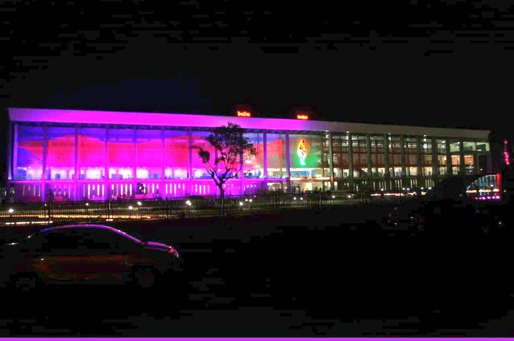 DrmMys's tweet photo. Amazing view of Kevadia Railway Station building:

#Kevadia  Railway Station #inaugurated by Hon'ble PM is equipped with energy efficient lighting,It is India's first railway station with a "#GREENBUILDINGCERTIFICATION"

#StatueOfUnityByRail
#IndianRailways https://t.co/eYRi1zuuEh
