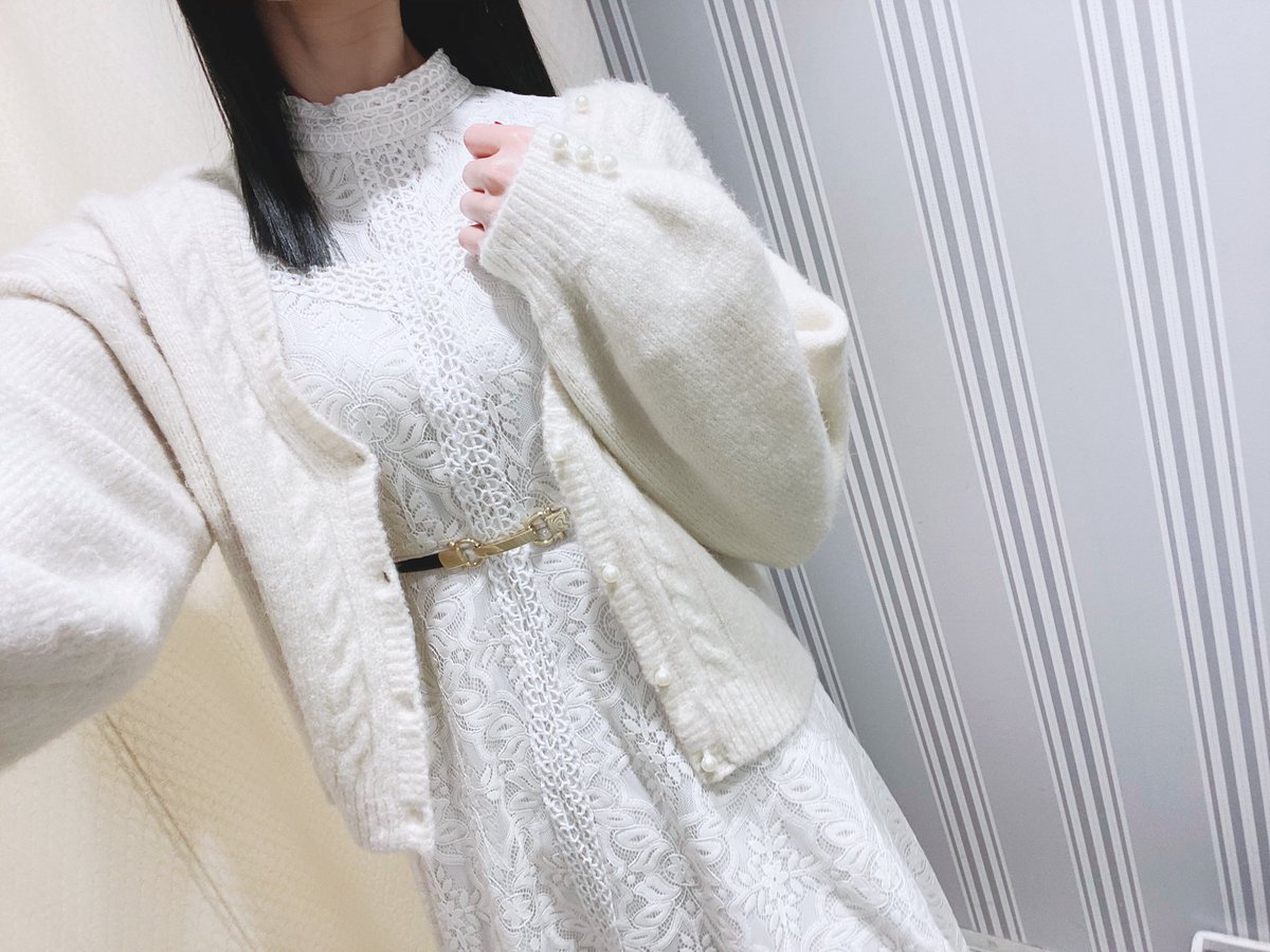 AnMILLEofficial's tweet photo. ルミネエスト新宿店

✳︎ 総レースラインOP

レースのお素材と
透け感のあるお袖がポイントの
大人気OPもお在庫ご用意ございます！

ふんわりとした肌触りのいい
カーディガンを合わせて
女性らしい甘めコーデがおすすめ♥︎

tops ¥5,900+tax
one piece ¥7,900+tax

↪︎ ✨ 50%OFF ✨ https://t.co/6EKPmPNJUs