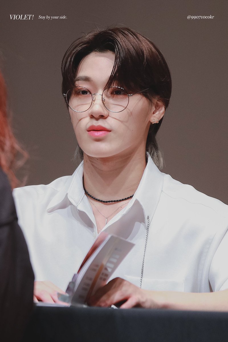 990710cokr's tweet photo. 한결같이 너를 향해
달려가다 깨달은 건
내 모든 건 널 향해 있었어

#최산 #에이티즈 #SAN #ATEEZ #우산소 https://t.co/j2w0dyT7DK