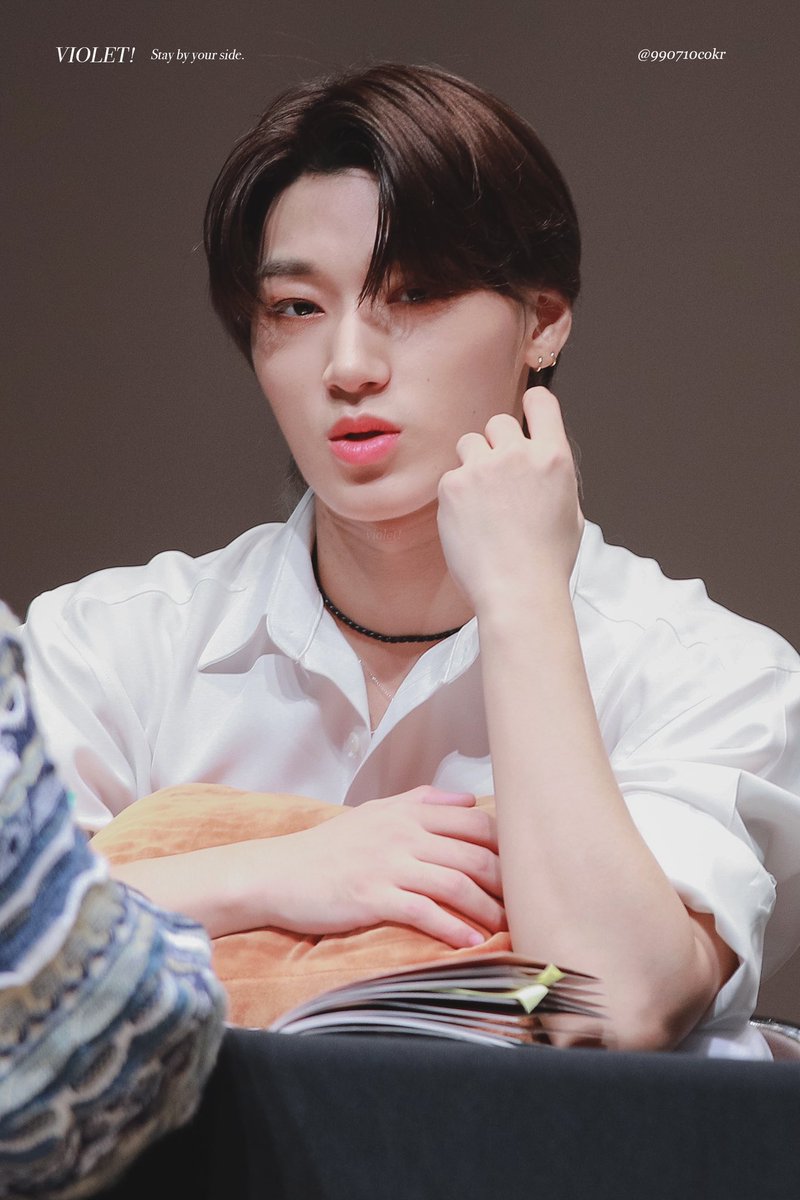990710cokr's tweet photo. 한결같이 너를 향해
달려가다 깨달은 건
내 모든 건 널 향해 있었어

#최산 #에이티즈 #SAN #ATEEZ #우산소 https://t.co/j2w0dyT7DK
