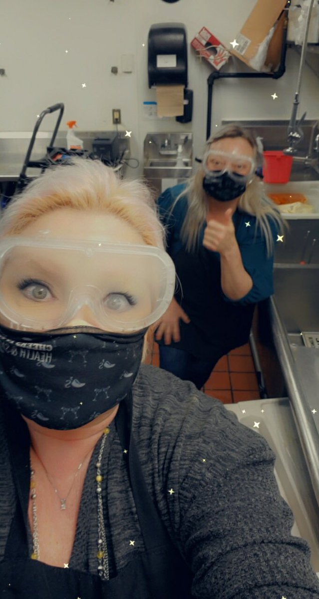 AmberSwink2's tweet photo. #safetyMATTERS #SAFETYGOGGLES #CHILISLO❤️E #TEAMWORKMAKE THE #DREAMWORK @hren1967renfro @amanda3mckinney @tmhavron76 @Cgravens1 @train3rgirl https://t.co/2rDVpA2NP9