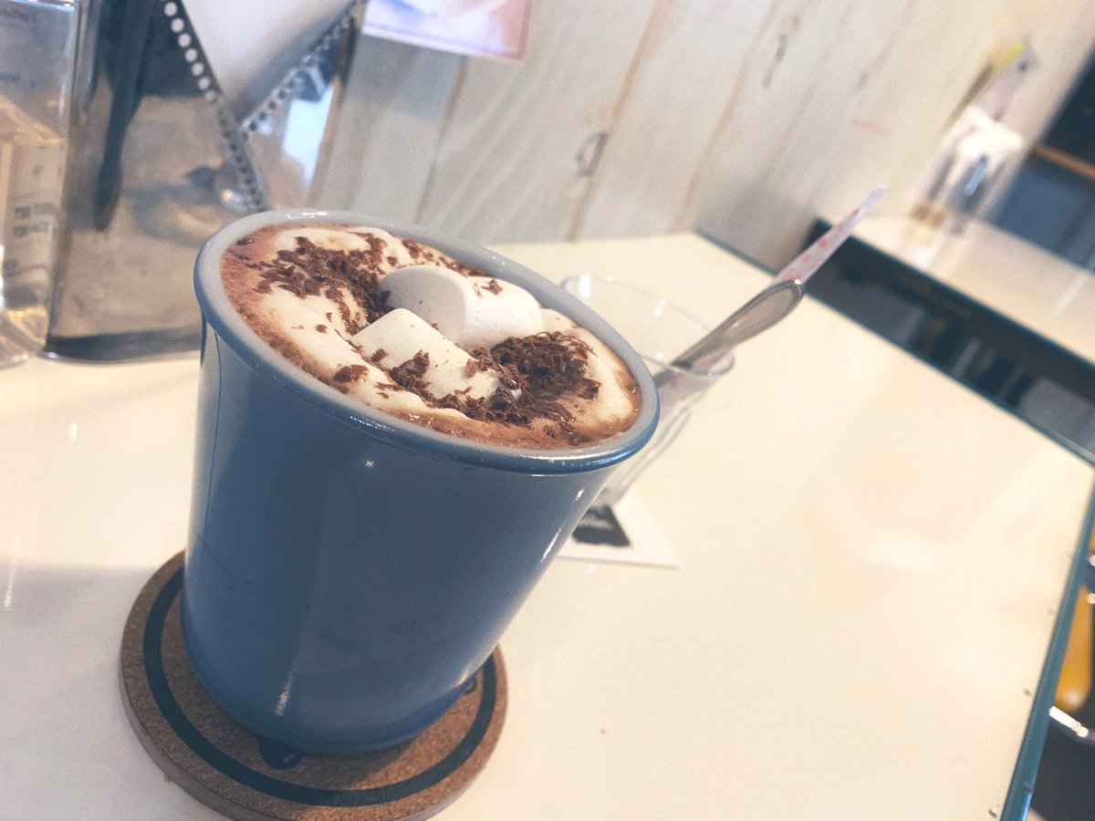 87_ambassador's tweet photo. 今日は、チームパーカーを
受け取りに取引店へ✨

10オンスのふかふかパーカーです💕

#マイケルバナナの休日
#FREESTYLEACTIVE
#FREESTYLE https://t.co/Fx1SY1XyGf