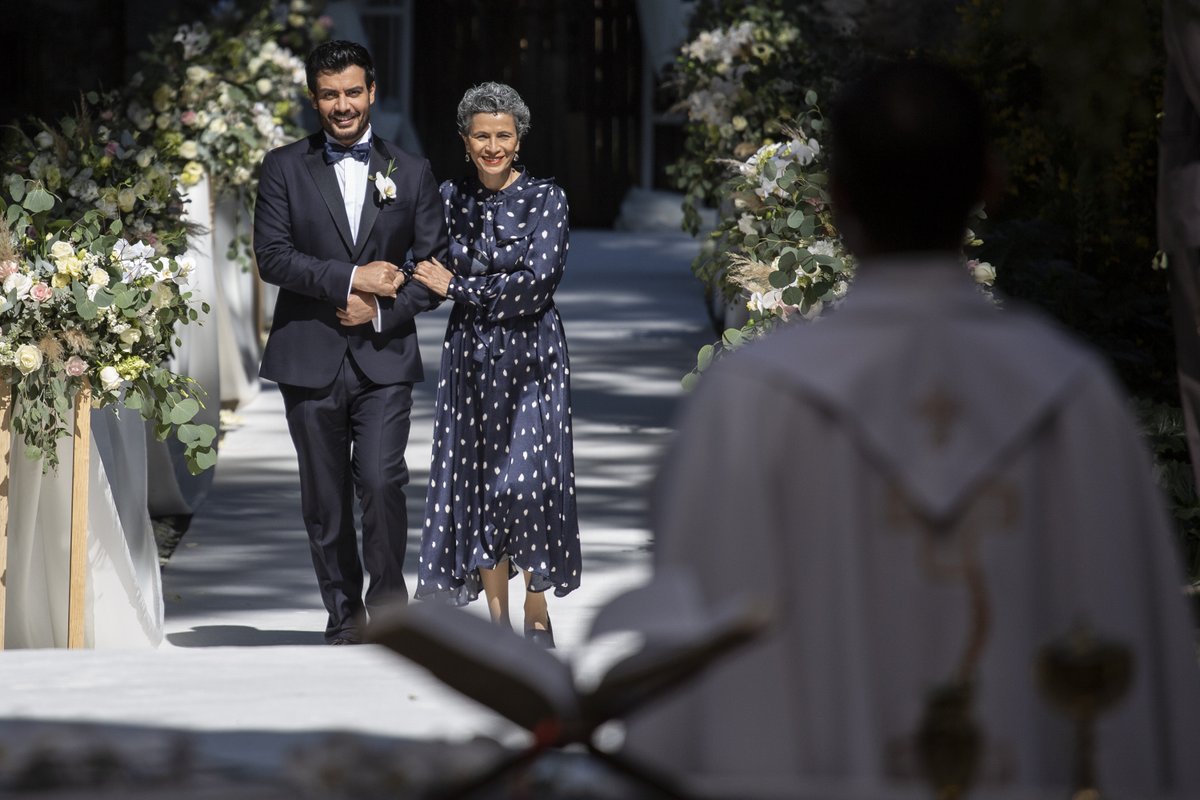 ImperioMentiras's tweet photo. #ImperiodeMeentiras Final LEISA, aunque pensábamos que la boda era de Renata, en realidad es la boda de Elisa con Leonardo. Un momento que ambos merecían, una historia llena de obstáculos, de dudas, de engaños y traición, pero también de VERDADERO AMOR.
#FinalImperioDeMentiras https://t.co/eHZ9vc5K18