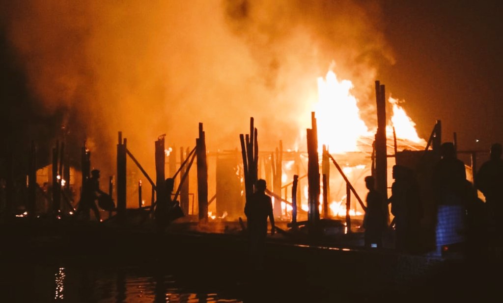 azshamim82's tweet photo. Today, again fire 🔥🔥 broke out in Shafiullah Khata #Camp16 and schools burnt down into ashes. According to social media, the fire broke out in Nayapara around 2 am & Shafiullah Khata around 3 am. Don’t know what the hell is going on? Is it natural disaster or man made disaster? https://t.co/Ls9P9eUmHY