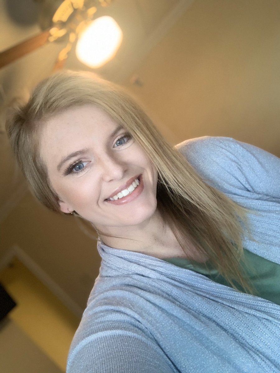 SkyeBarrow's tweet photo. I don’t tweet anymore but hey here’s a selfie 🤷🏼‍♀️ https://t.co/UYg1Kll724