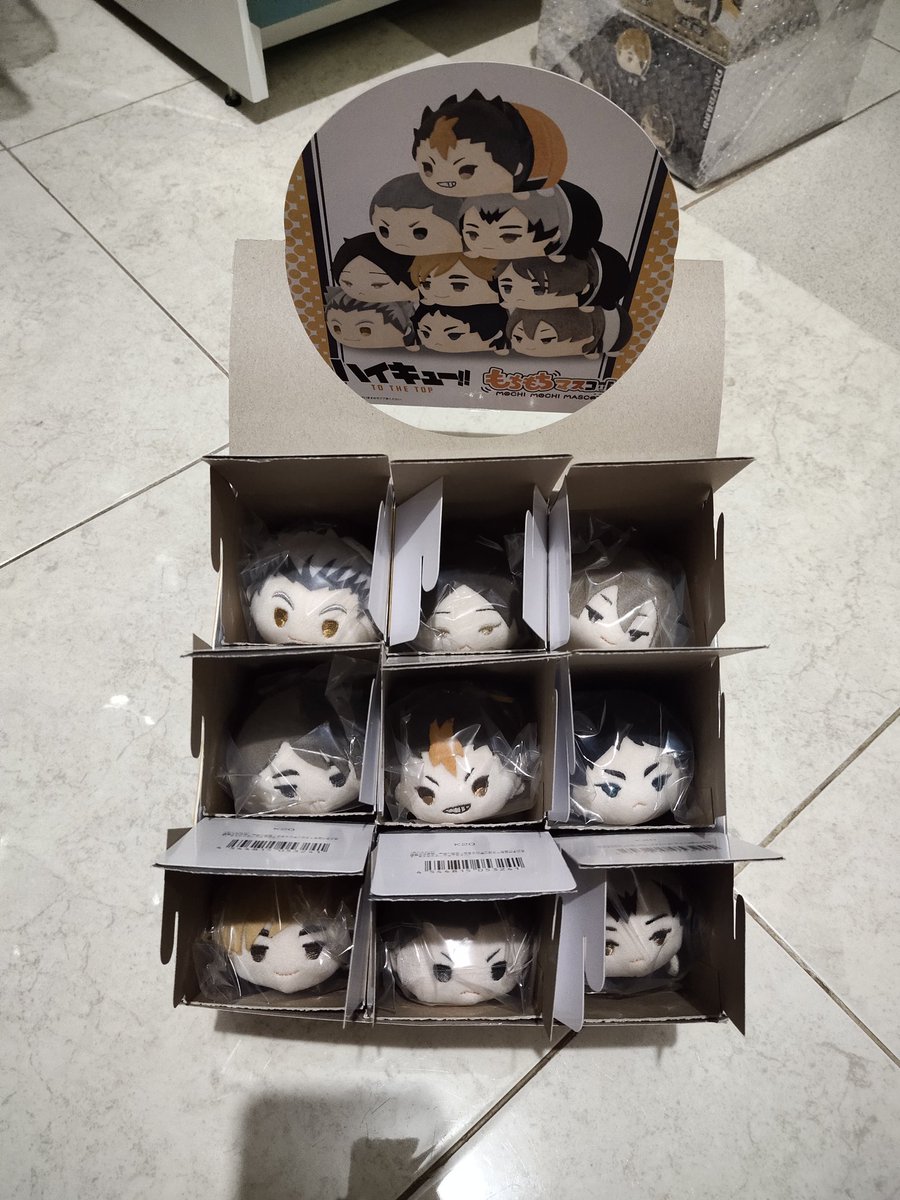 shu_shoppinggu's tweet photo. #shuupdate
dalam proses unboxing para lemper ๐ https://t.co/lGuMBSh3YZ