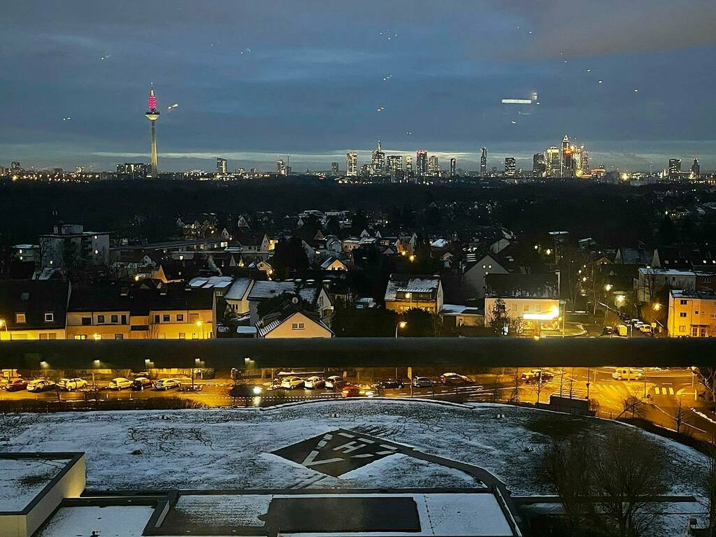 Morgenblick nach Westen

#frankfurt #skyline #ginnheim #spargel #cityscape #city #stadt #stadtansichten instagr.am/p/CKLcFfUASxk/