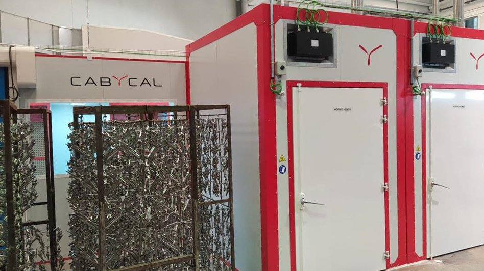 Cabycal's tweet photo. ➡️ Commissioning of the new manual liquid painting installation for the industrial painter Carlos Valero in Ibi (Spain) 🇪🇸. The two static ovens, the six painting booths and the air handling unit stand out.
#liquidpaint #manualpainting https://t.co/svFgN2BRzX
