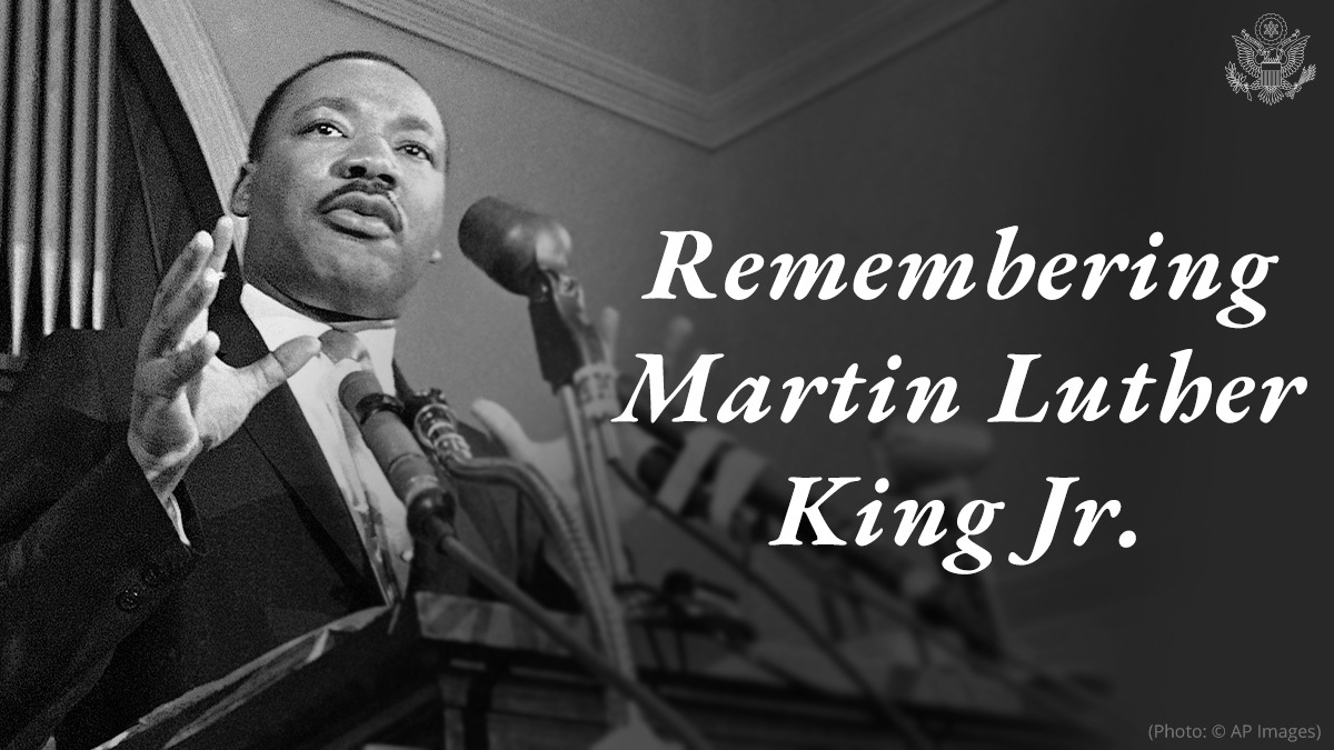 SecPompeo's tweet photo. Reverend Dr. Martin Luther King, Jr. devoted his life to upholding the unalienable rights of all Americans. Today we honor his work in advancing social justice and equality in the United States by serving our communities and country. https://t.co/se3mGUJUrn