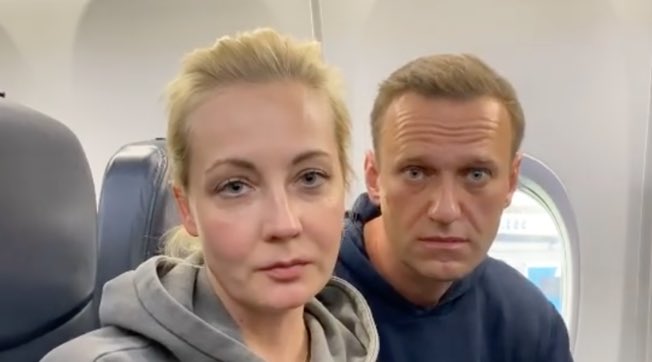 gadlernertweet's tweet image. Aleksej e Yulia #Navalny sono due eroi del nostro tempo. Rivoluzionari nonviolenti che sfidano temerari il potere dispotico di #Putin