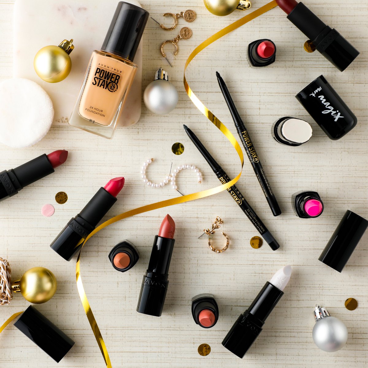 AvonIndia's tweet photo. “Lipsticks can’t solve all your problems but it’s a pretty great start.” Explore our entire range of makeup products with some of the best market claims ever!
#Avon #AvonIndia #BrightenUpYour2021 #AvonTrueColor #Cosmetics #LipsticksRange #BeautyBasics #WakeUpMakeup #AvonPowerstay https://t.co/0yYd5dAAgd