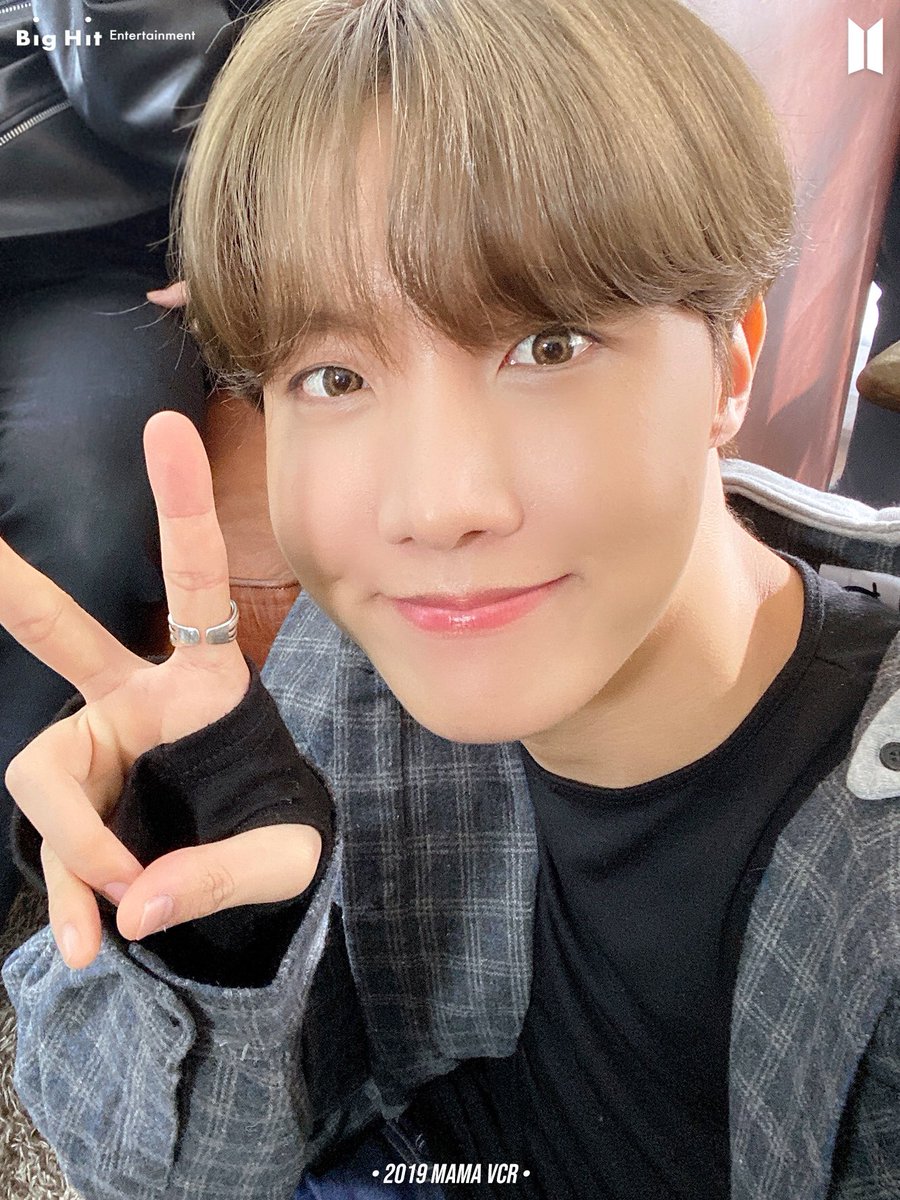 BTSquadPress's tweet photo. [INFO]📰

¡Nuevas imágenes de BTS compartidas en Naver siguiendo un orden desde el 2019 hasta ahora!

¡En este hilo encontrarás todas las imágenes!

•2019 MAMA VCR

#방탄소년단 #BTSARMY @BTS_twt https://t.co/NOB94g3zzV
