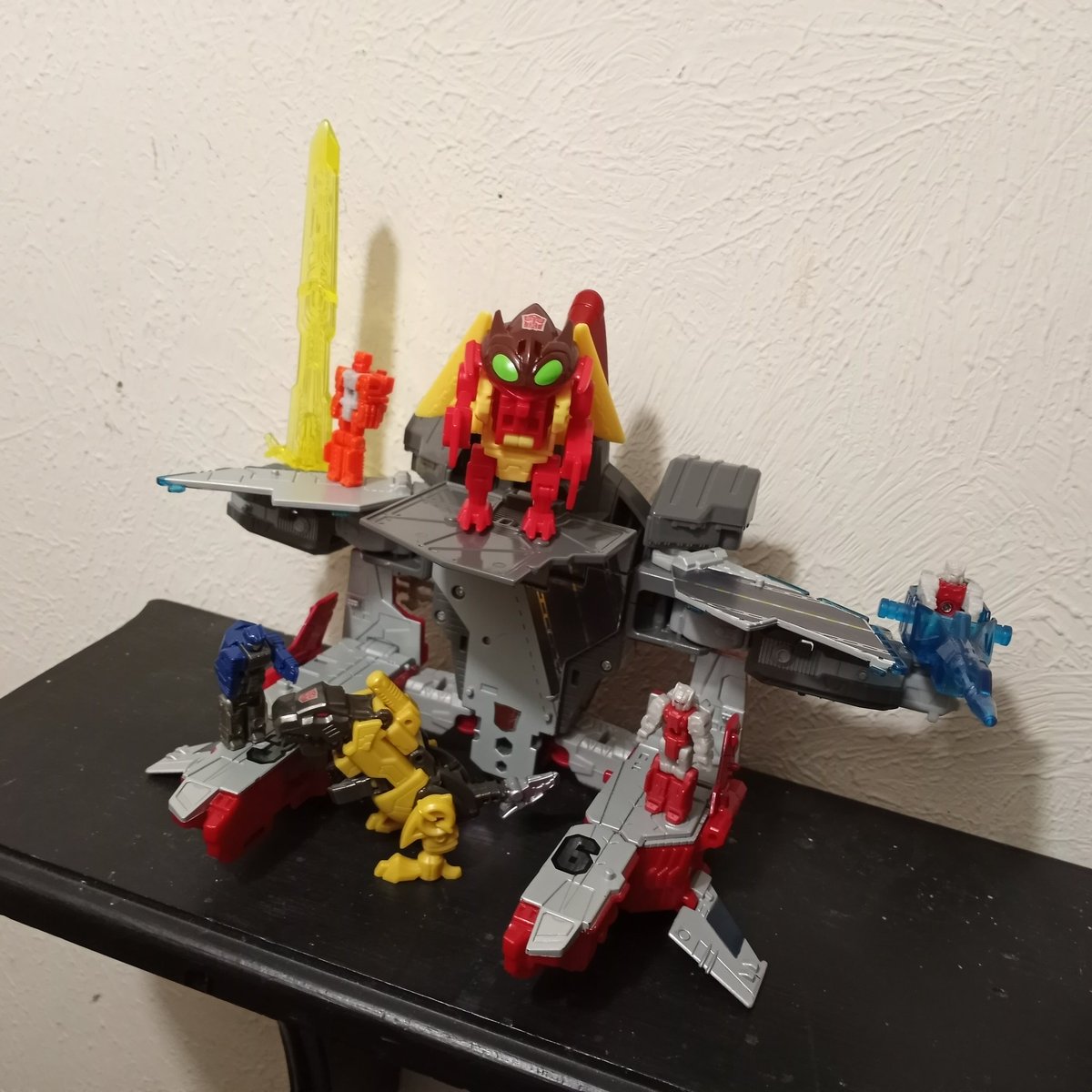 Jon07458801's tweet image. I made up a #BaseMode for my #Transformers #TitansReturn Voyager #Broadside. My favorite TF #character. I think it looks ok. 😅