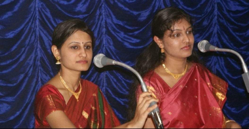 ChilkundaS's tweet photo. Monday throwback pic 2011

#ChilkundaSisters #LakshmiNagaraj #InduNagaraj @Indunagaraj https://t.co/UlR7OGaKKu