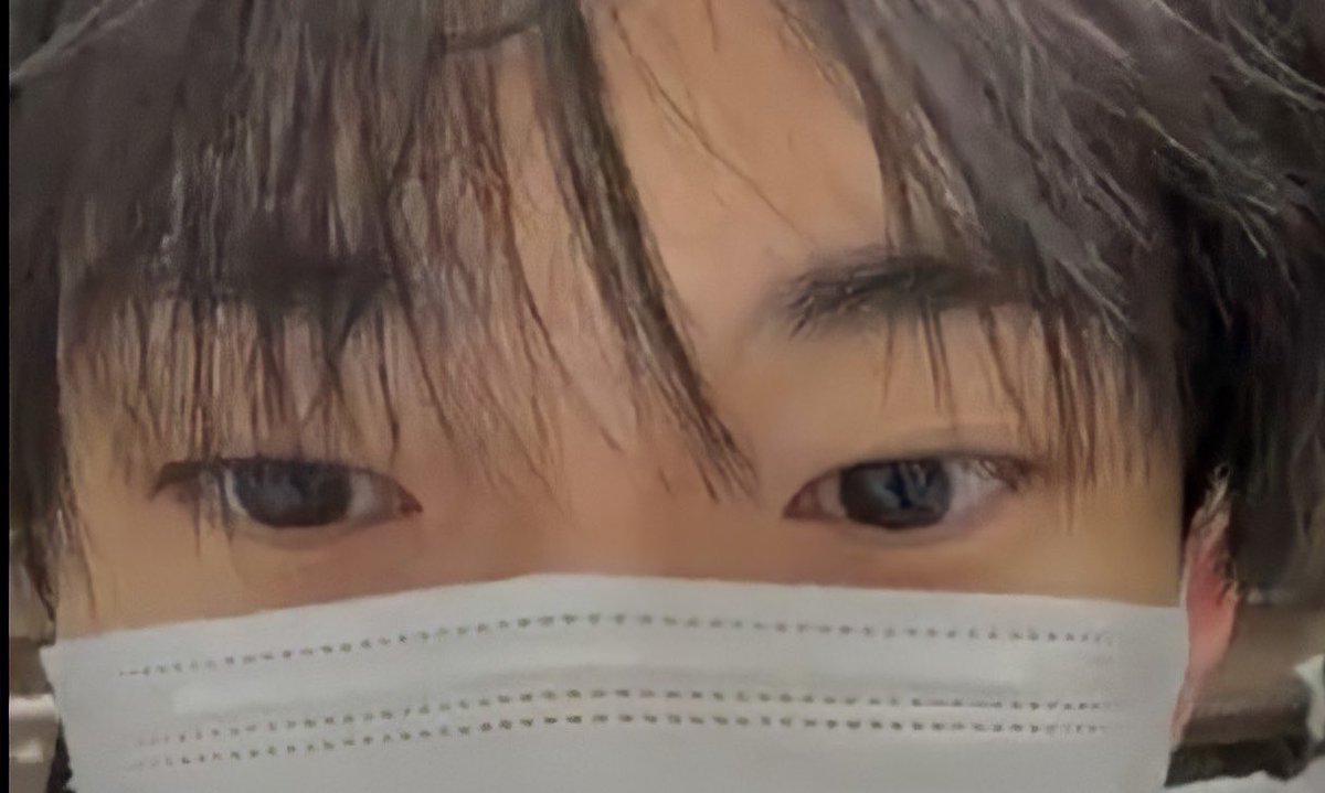 p_shinr's tweet photo. แค่นี้ก็หลงจนโงหัวไม่ขึ้นแล้ว อย่าทำตาแป๋วใส่ได้ไหมคะ https://t.co/eTV9WXyS7m