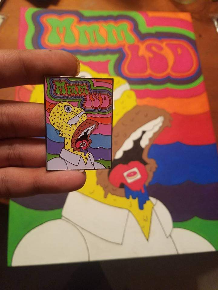 @cringyygirl @PrettyPothead_1 Woahhh I did a painting similar years ago and made them into pins! Thats dope 🖤