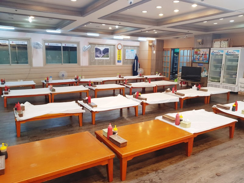 thebtstours's tweet photo. #TheBangtanTours Feel like traveling to Korea and go where BTS went to?

On Spot: V RECOMMENDS ‘GEUMGANGSAN SNOW CRAB SASHIMI HOUSE’
Blog: https://t.co/XDyoMxDGcl

#TBT #V #Taehyung #Travel #Korea #BTS @BTS_twt https://t.co/mcjUZf6WDw