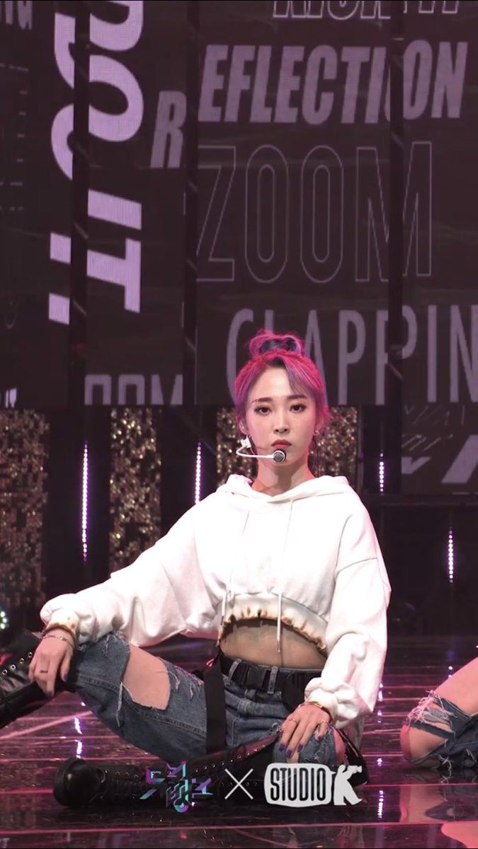 Did some one say MoonByul in a bun thread? /safe