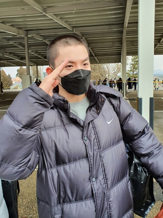 theseoulstory's tweet photo. All the best for your military duties TEEN TOP Ricky! Stay healthy and safe always 💪 https://t.co/JVoFEXsQMA