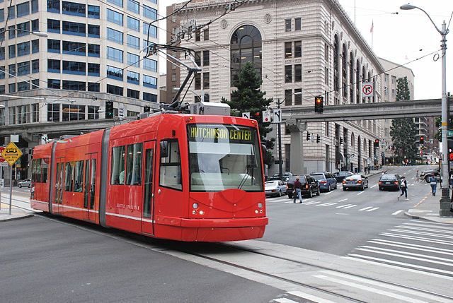 Adobrtechltd's tweet photo. في مشاريع الأشغال العامة public work أو البنية التحتية infrastructure أو النقل العام public transit لا يجب أن تنتظر الحكومات أي جدوى مالية من المشاريع بل بالجدوى الاقتصادية بعيدة الأمد وتأثيرها على المجتمع والبيئة وهذا ما نفتقده في مدننا بشكل جذري 
Cc: @HashimIbnauf https://t.co/5inGu3aZ46