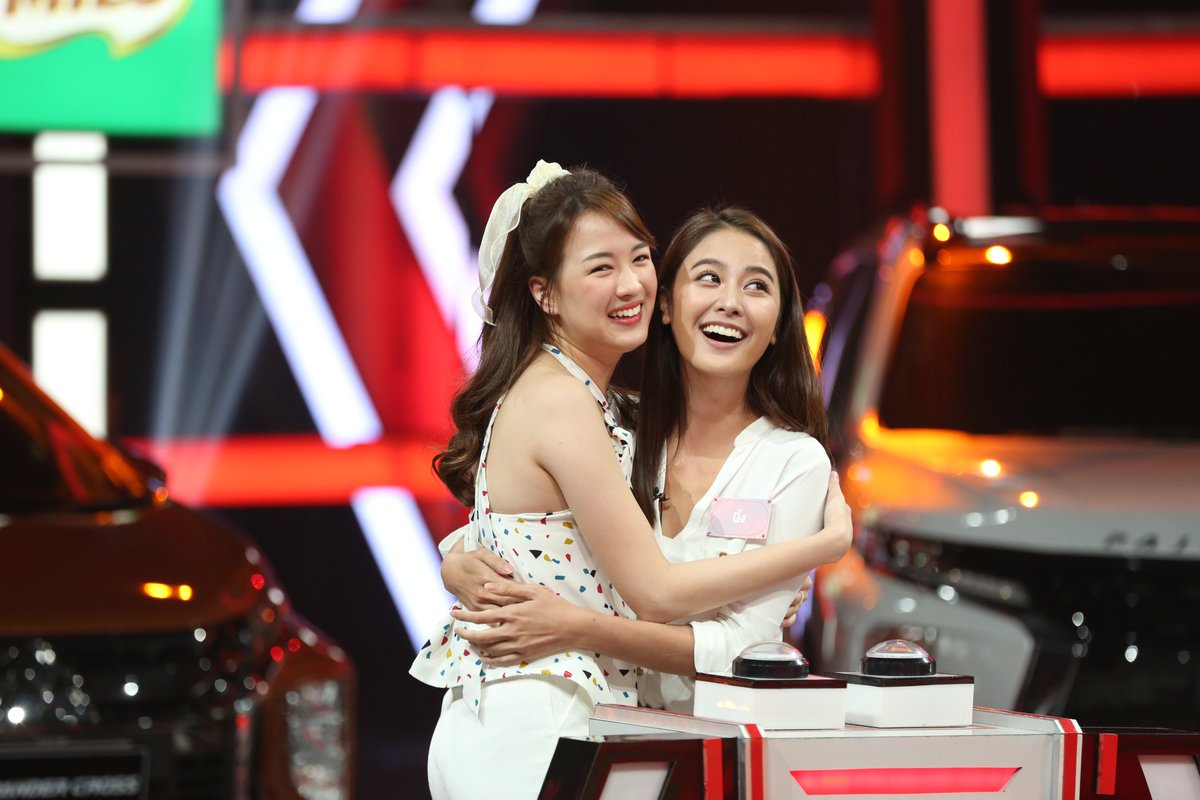 วันนี้อย่าลืมมาเอาใจช่วยสาว ๆ ทั้งสองทีมกันต่อ มาลุ้นกันว่าระหว่างทีมนางเอกสาวช่องสามซีนและนิ้ง หรือทีมนางงามมงลงโยชิและเอสม่อนใครจะคว้าชัยชนะไปได้ ติดตามได้ในรายการ #เกมแจกรถ  ทาง #ช่อง3กด33 นะคะ