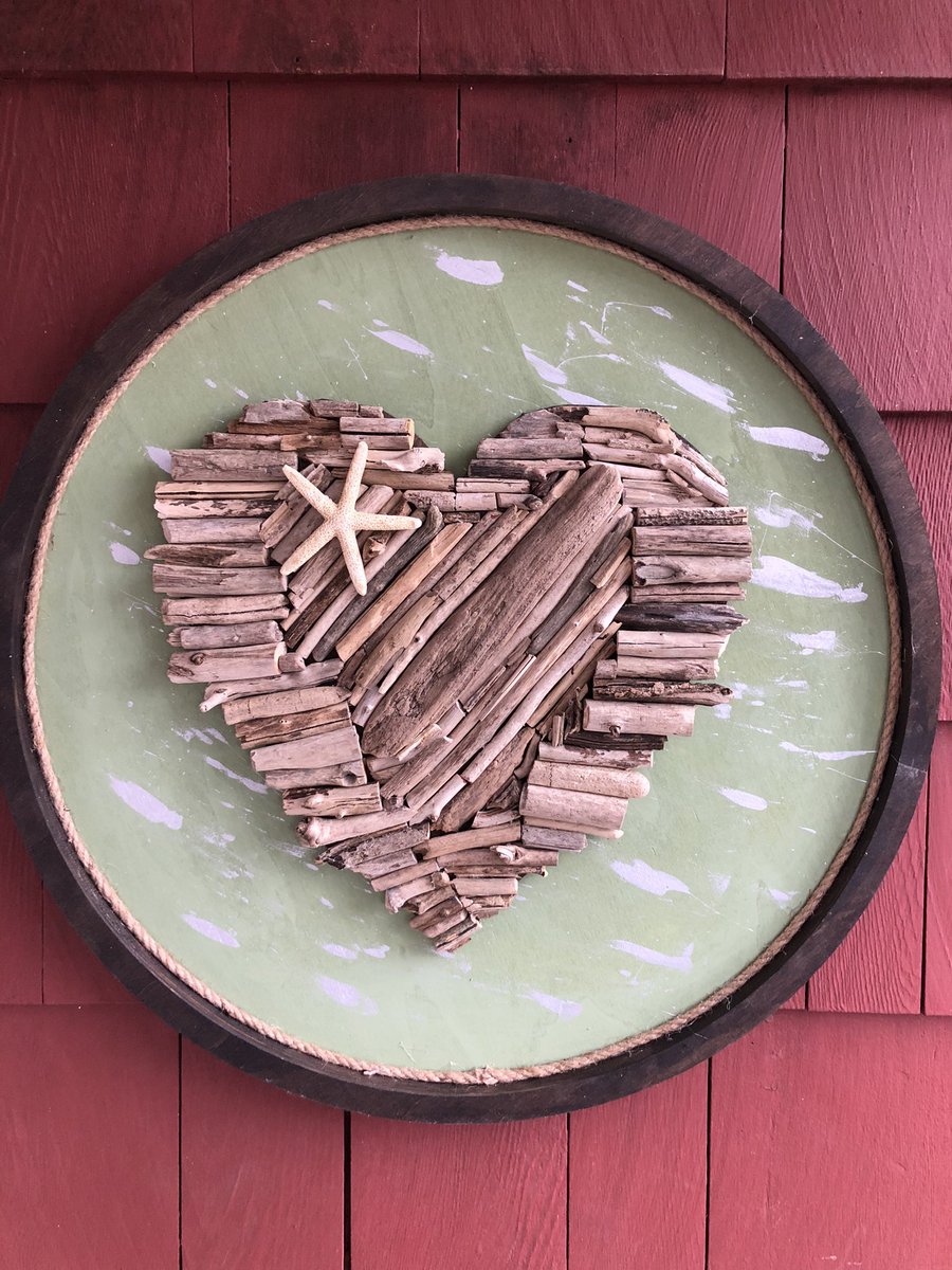 Driftwood Hearts 🤎 Great gifts for beach lovers. New England driftwood. #giftideas #driftwood #valentinesgifts #hearts #Connecticut #homedecor #wallart