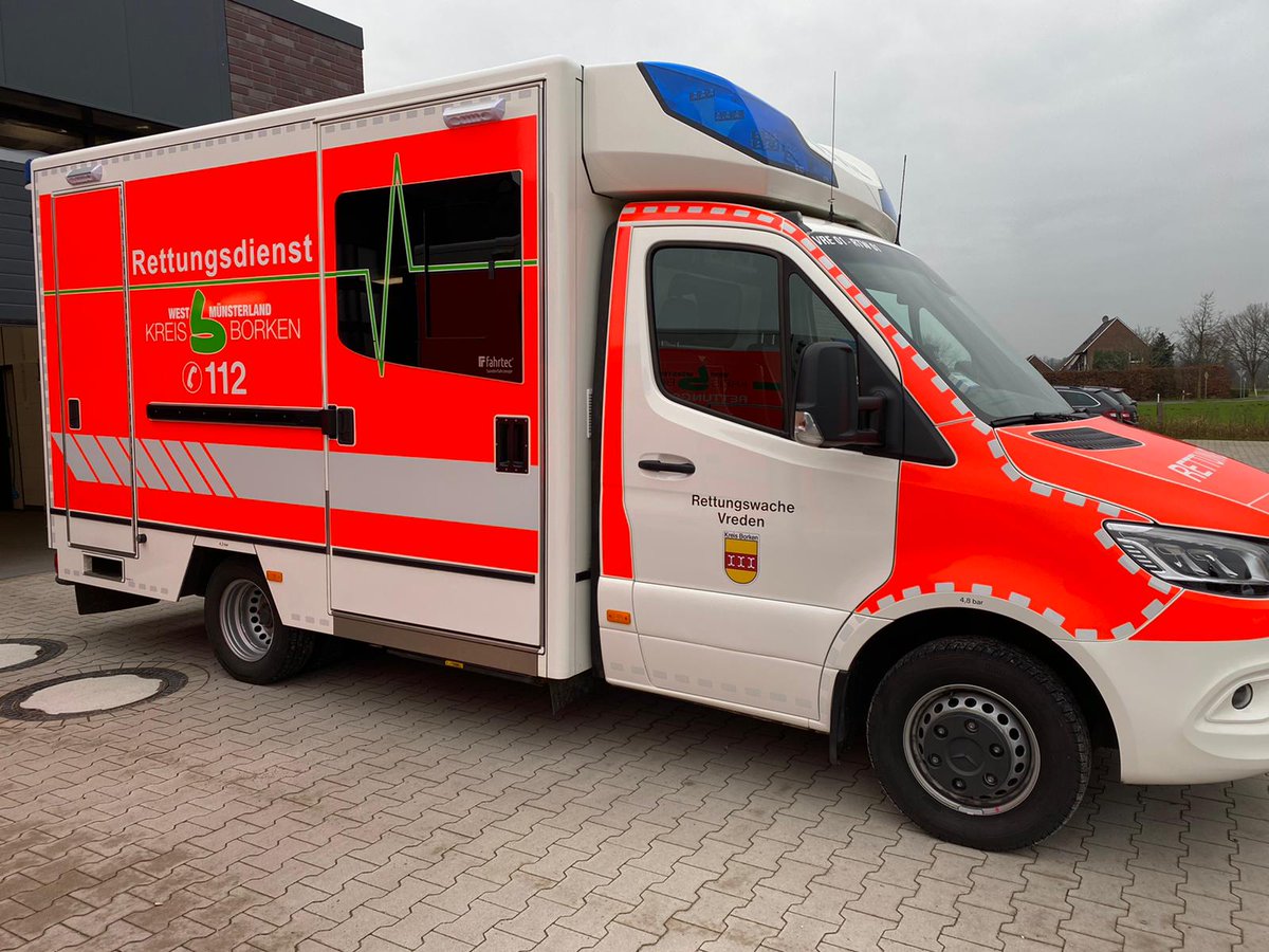 umlaut_thc's tweet photo. Borken führt den Telenotarzt ein! Der erste Rettungswagen wurde bereits telemedizinisch umgebaut. Weitere sollen folgen. 
#telenotarzt #Kreisborken https://t.co/vtWno0WngV