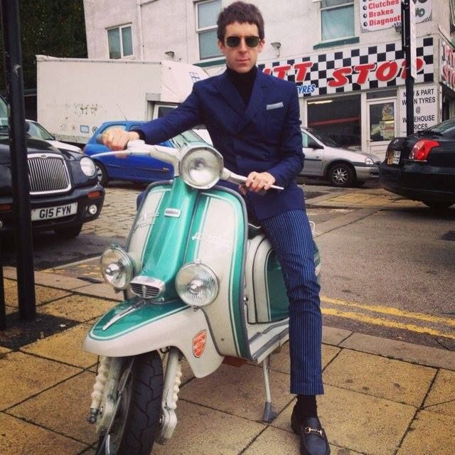 saidthedormouse's tweet photo. #MilesKane dressed to perfection on a #Lambretta. Happy Monday... #ModForLife
If this doesn't lift you I suspect you haven't seen Bladerunner (the original...), sport a style I call Suburban Lumpen, and may listen to Coldplay, in which case I give up on you. https://t.co/nKf1JT3rKH
