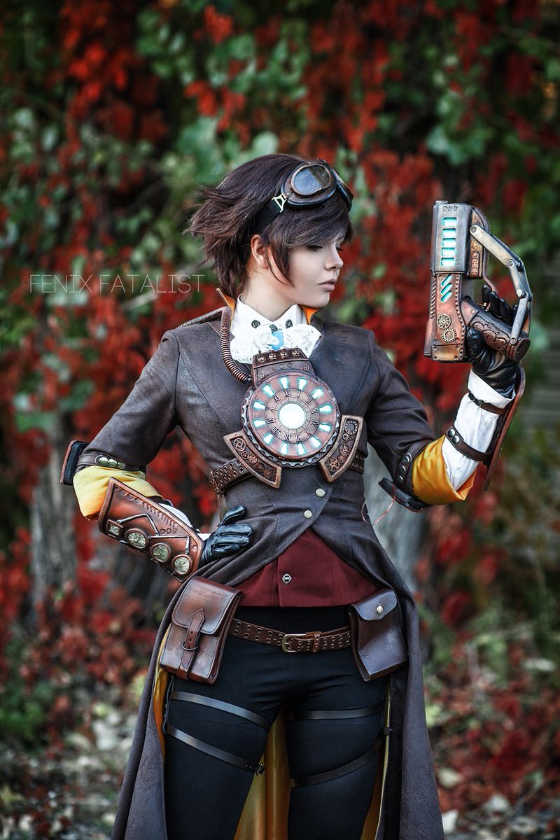 I’m preparing new content rn, so here is throwback to my Steampunk Tracer cosplay 

Costume by @fenindom 
Photo by @alexbootsman1 

#cosplay #tracer @PlayOverwatch https://t.co/jVTj82tCLv