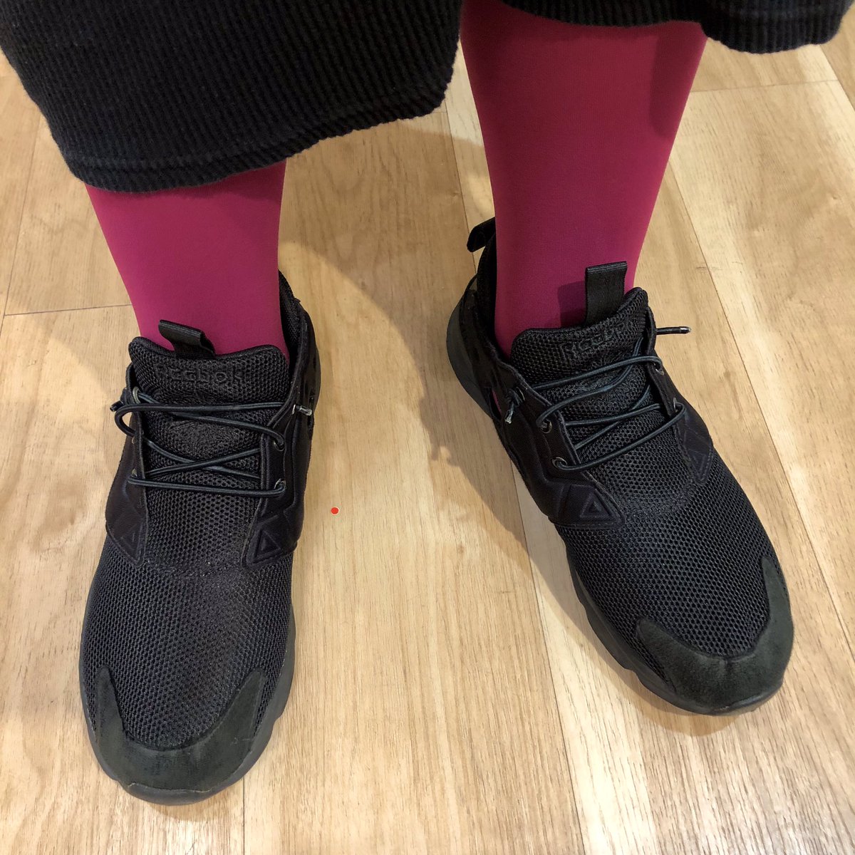 靴下屋武蔵小杉東急スクエア店 בטוויטר 60デニールプレミアムタイツ 品番 93 990 美味しそうな名前の ラズベリー 色のタイツ 私は黒スカートに合わせて 他にもアボカド や ダークプラム ヴィンテージワイン など面白いカラー