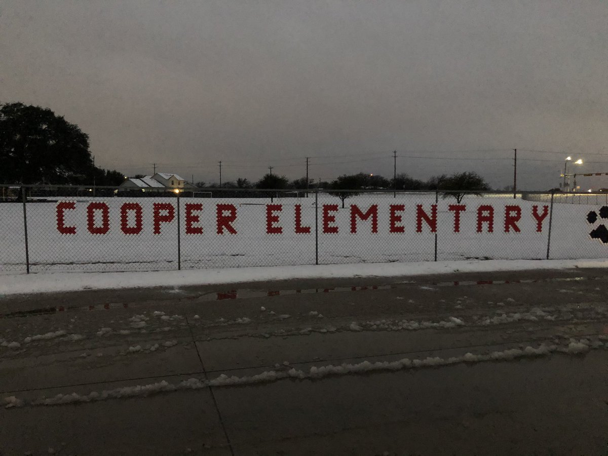 Voeller5thgrade's tweet photo. Cooper never looked better! #GISDSnow #snow in #texas #winterwondeland https://t.co/ifsLmlBnWl