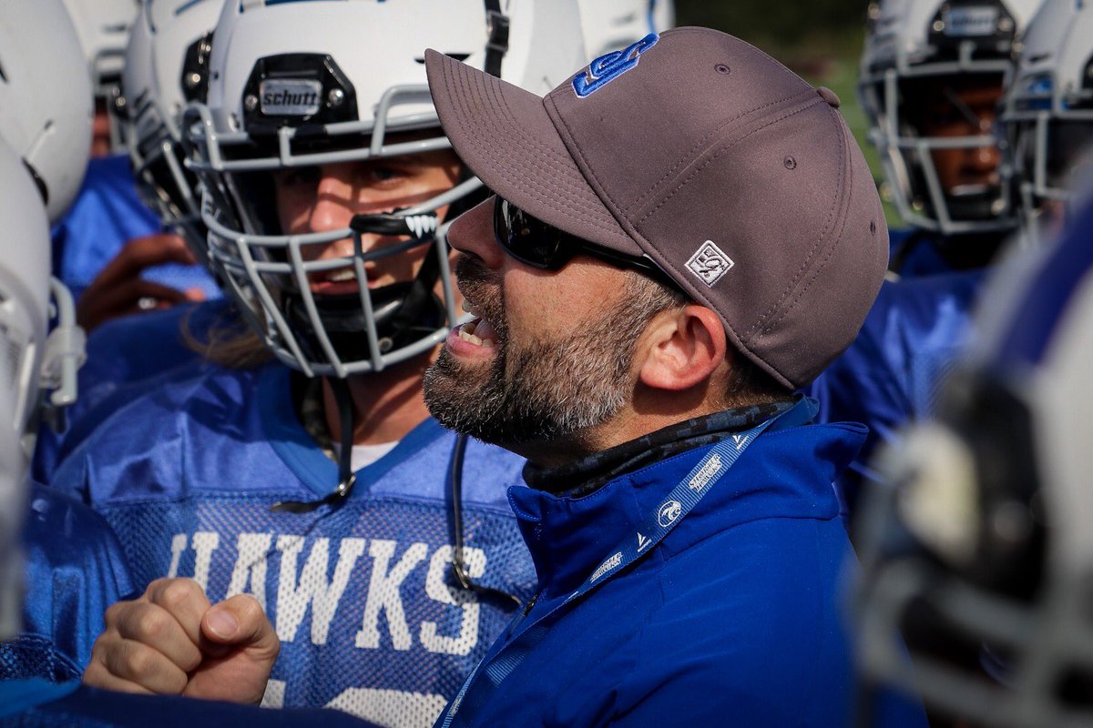 RT to wish the head ball coach Happy Birthday! 

<a href="/coachmorrison58/">Zach Morrison</a> | #FlyHawks