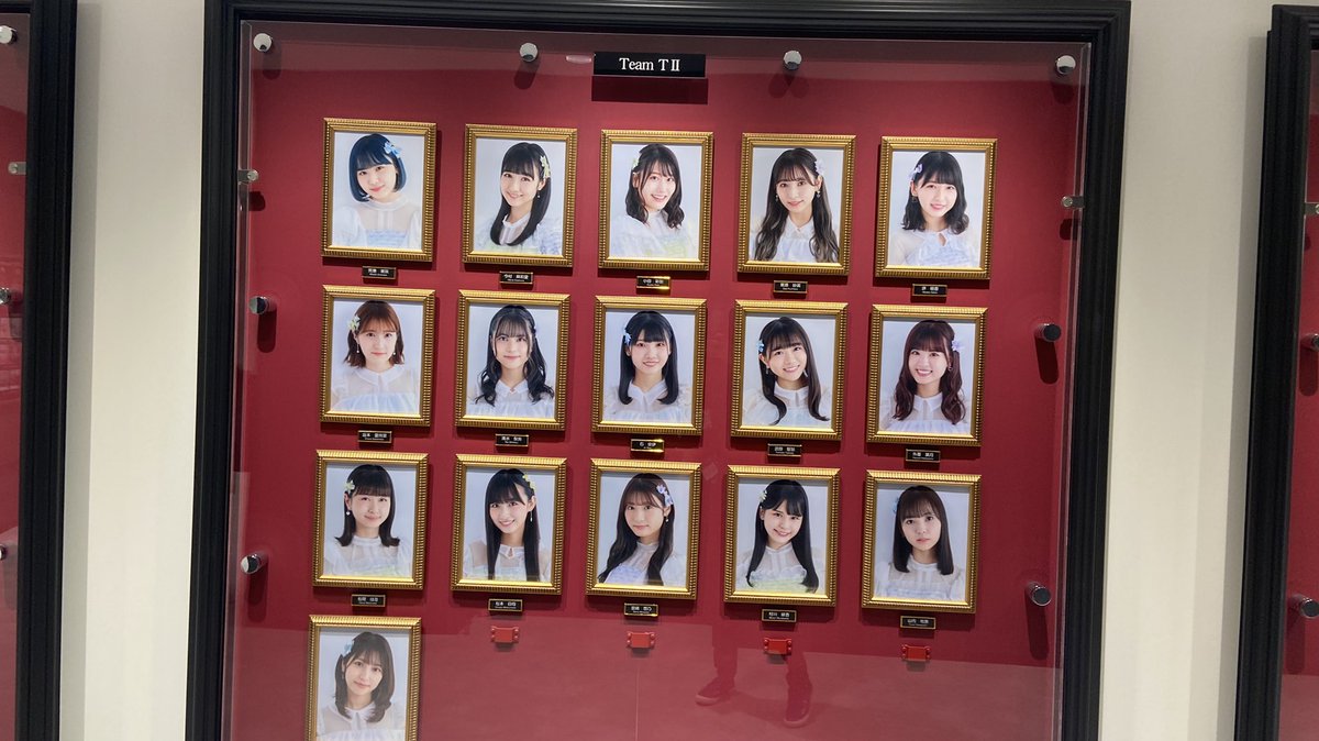 西日本シティ銀行 HKT48劇場】 本日から劇場の壁写真・HKT48公式サイト