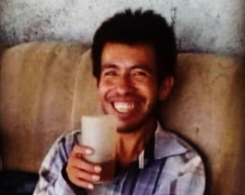 frasesdem3rda's tweet photo. "O álcool não traz felicidade"

Eu com uma jola na mão: https://t.co/oNyptZn33F