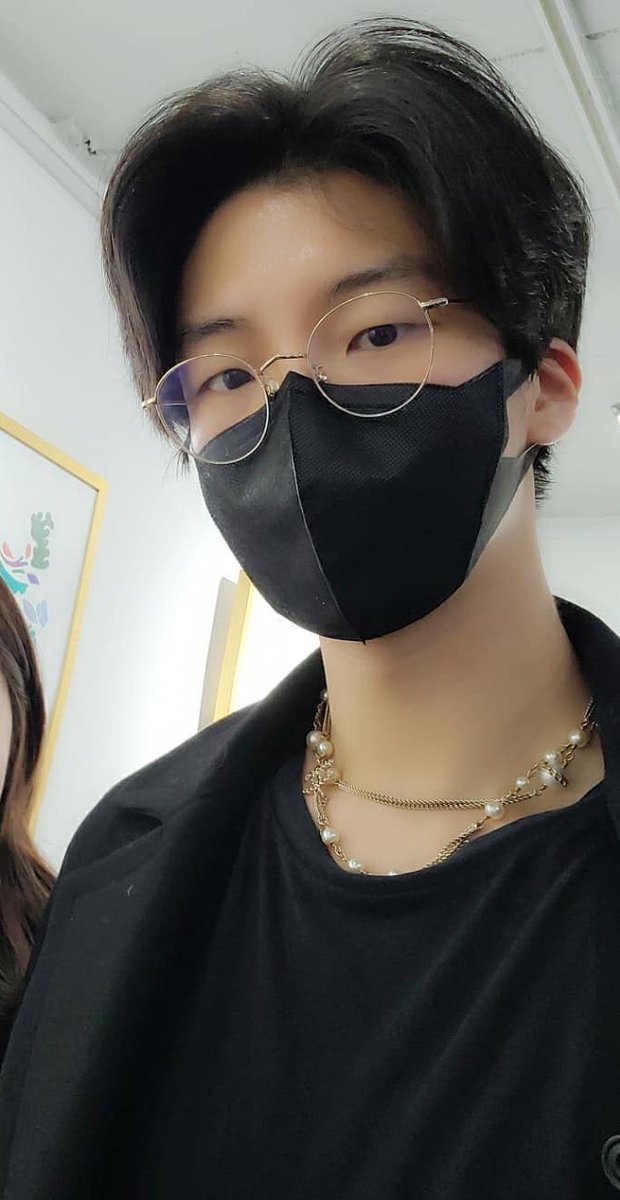 131nisms's tweet photo. happiest b`day to this precious guy. thanks for being u, im sooo loved. i wish u all the best, may God always bless u kokoh! stay healthy!!
i miss u and i loooooooooove u soooo much😞💙 @official_hoony_ 

#HOONYBERRYDAY 
#우리의보물_승훈아_생일축하해
#위너 #WINNER @yg_winnercity https://t.co/BZIa6xTZ5i