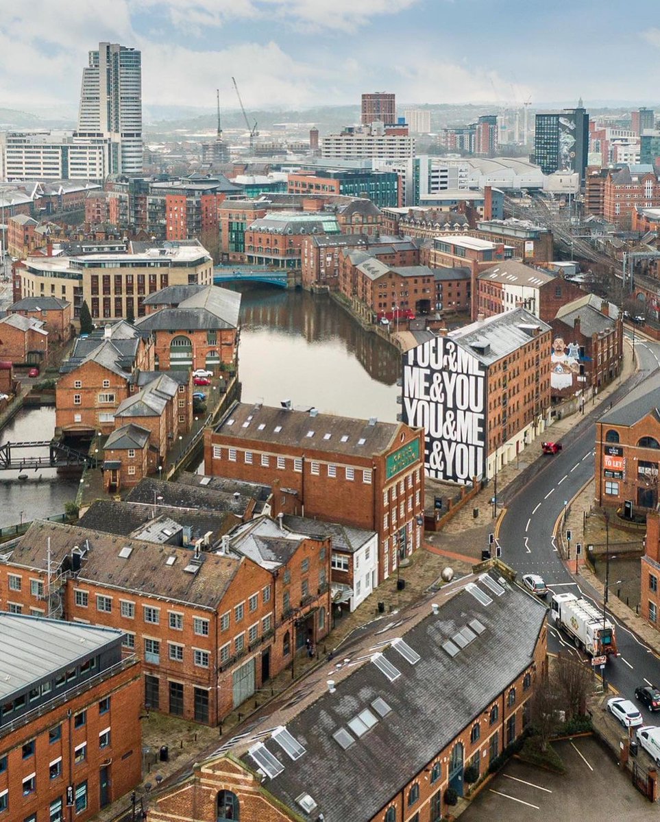 wearetypespire's tweet photo. Our type of building 🙌🏢 When can we move in? This new landmark for Leeds was Hand painted by @breadcollective for @anthonyburrill and supported by @ingoodcompanyleeds @laurawelli &amp; @kingandcoleeds What an amazing…

📸 https://t.co/k7iVt1OnFA via https://t.co/Gcx7QryNLh https://t.co/qdbTGlqIqv