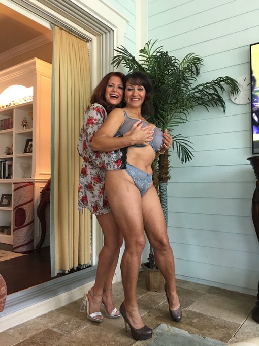 Fun shoot with Andi James today! More to come @andijames8 https://t.co/EWvHVEQhWZ