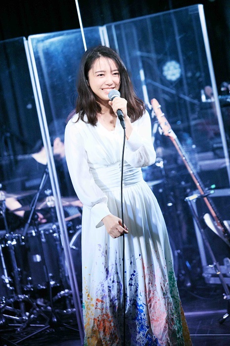 spice_stage's tweet photo. 上白石萌音、初のライヴ映像作品のリリースが決定 #上白石萌音 #i_note https://t.co/XAuFtbVPCm https://t.co/oOfMOB5OMp