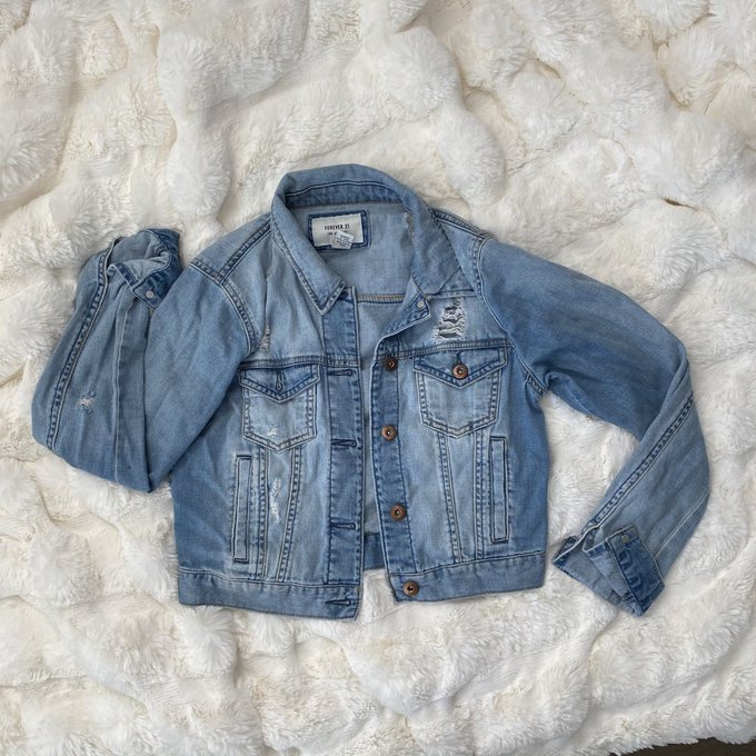 More items listed on my Poshmark✨all for $10😇 https://t.co/U1XYBMIQUX https://t.co/pi73RYE6Jo
