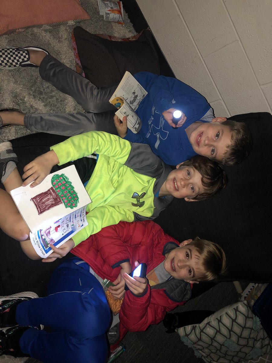 Mstakes_wce's tweet photo. Stakes’ Smarties enjoyed Flashlight Friday!  We built a device that solves the problem of communicating over a distance using light and color!  We also enjoyed flashlight reading and a visit from Buddy!! 😊@HumbleISD_WCE https://t.co/HYTb9E6Hd1