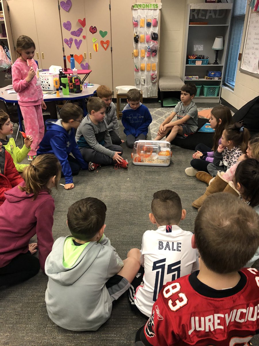 Mstakes_wce's tweet photo. Stakes’ Smarties enjoyed Flashlight Friday!  We built a device that solves the problem of communicating over a distance using light and color!  We also enjoyed flashlight reading and a visit from Buddy!! 😊@HumbleISD_WCE https://t.co/HYTb9E6Hd1
