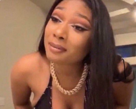 OlaMilesKoi's tweet photo. Riley is just learning how to clean a bathroom at her big age #RHOA https://t.co/UIA3WyPdOY