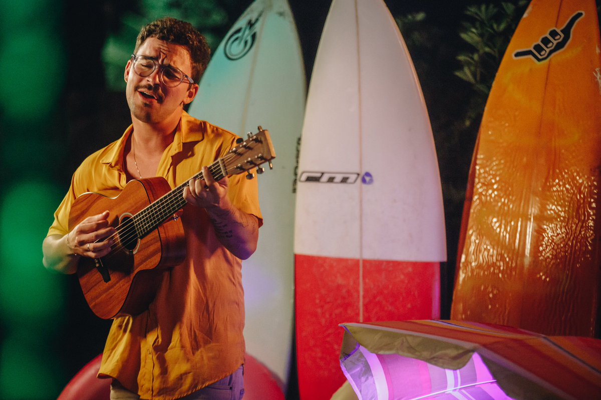 filipetoca's tweet photo. 15.01 (sexta) - “JACK JOHNSON” tá no mundão 🤟🏼🤓 https://t.co/9YaQczu508