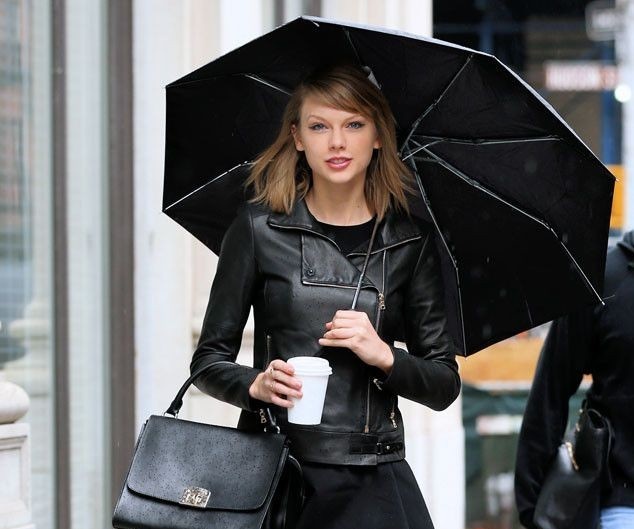 Joe Alwyn as Taylor Swift, a thread: