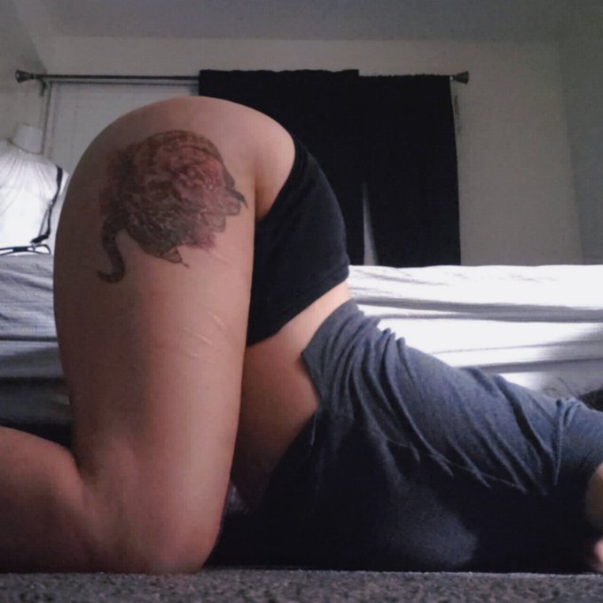 Damn 👁👄👁 Who's gonna hit it from the back?? https://t.co/fM4GokuE39